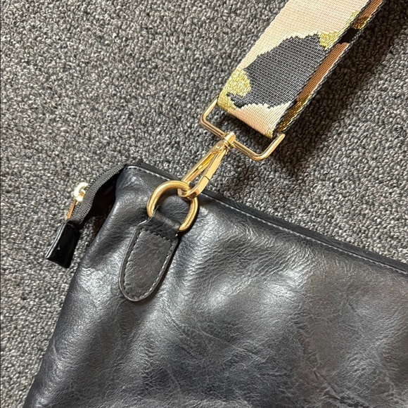 Thomas and Lee Black Leather Crossbody Bag With Guitar Strap - Picture 9 of 11